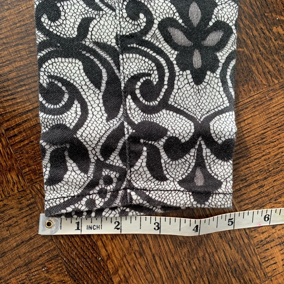 7 For All Mankind Patterned Jeans size 24 - Picture 10 of 13